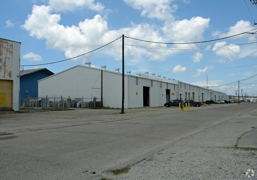 More Photos Of 4737-4749 River Rd, New Orleans Warehouse For Lease