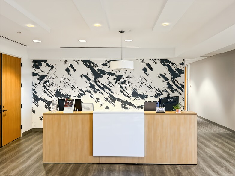 More Photos Of 300 Spectrum Center Dr, Irvine Coworking Space