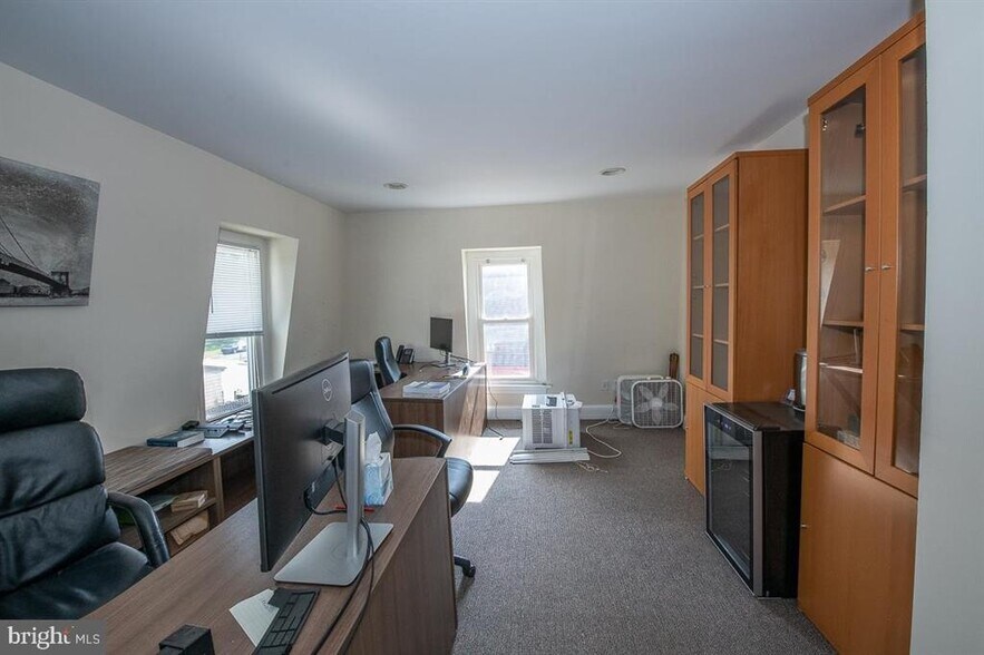 More Photos Of 116 E King St, Malvern Office For Lease