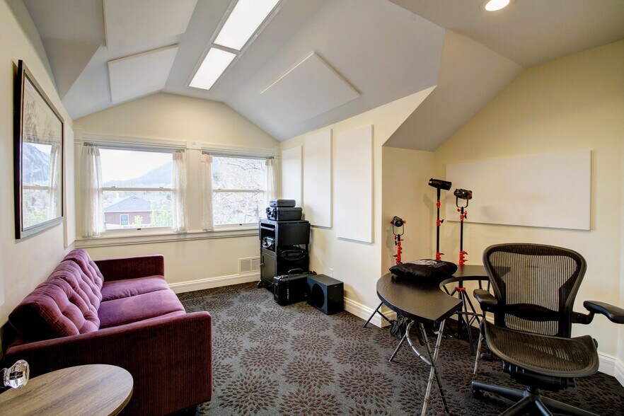 More Photos Of 3011 Broadway St, Boulder Office For Sale
