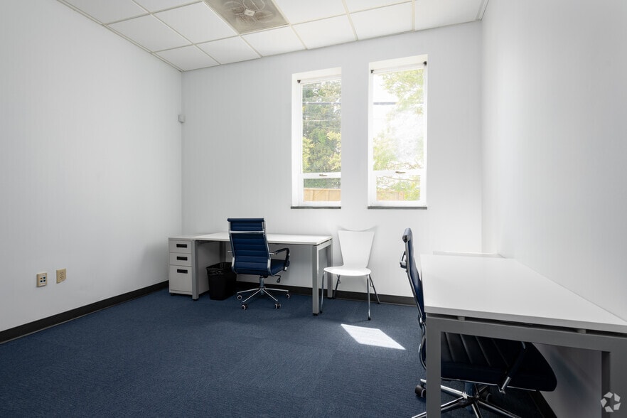 More Photos Of 516 W Friendly Ave, Greensboro Coworking Space