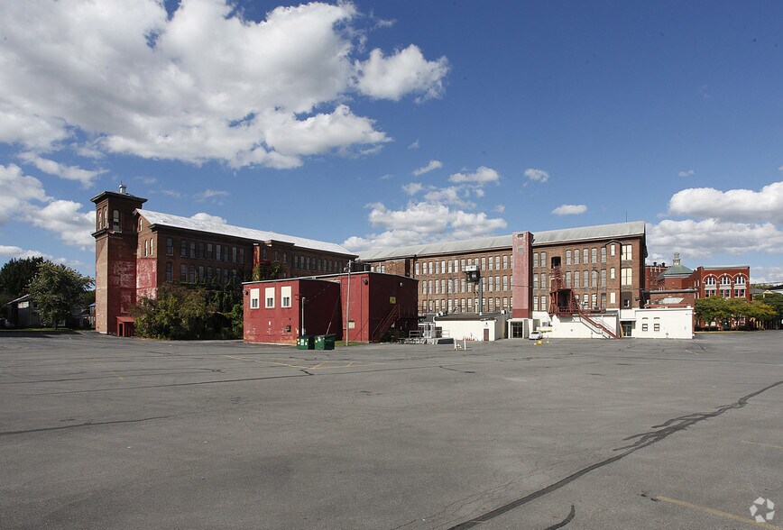 More Photos Of 811 Court St, Utica Office For Sale