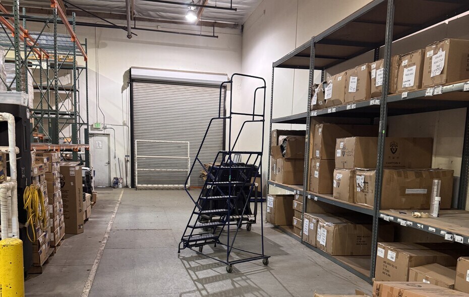 More Photos Of 1401 Stellar Dr, Oxnard Manufacturing For Lease