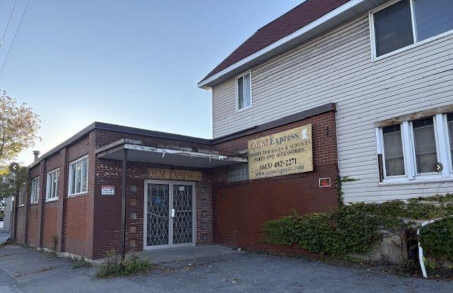 Primary Photo Of 566 Bay St, Ottawa General Retail For Sale