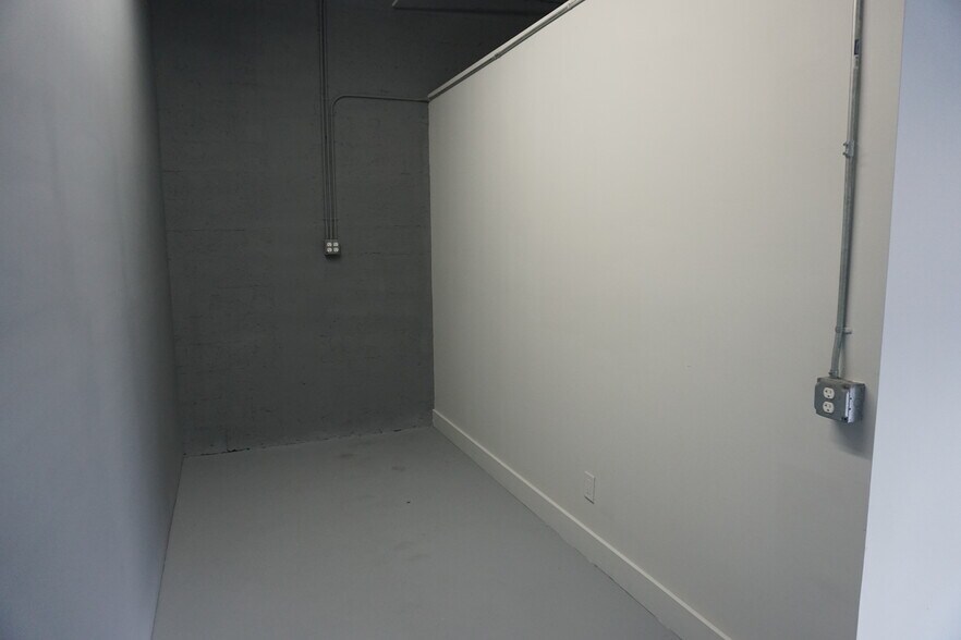 More Photos Of 1044 NE 44th St, Oakland Park Industrial For Sale
