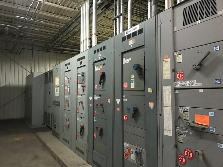 More Photos Of 6 Morrill Pl, Fulton Warehouse For Lease