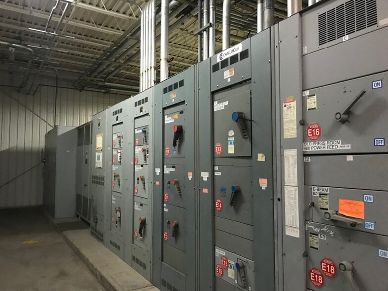 More Photos Of 6 Morrill Pl, Fulton Manufacturing For Sale