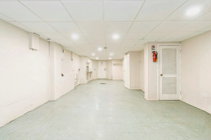 More Photos Of 701 Bergen Ave, Jersey City Storefront Retail Residential For Sale