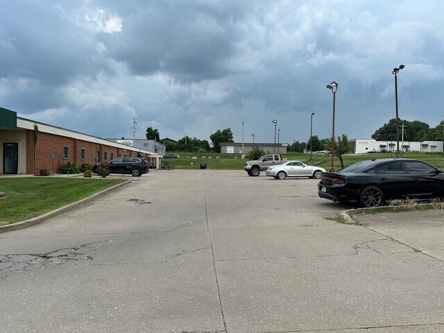 More Photos Of 760 S Kingshighway, Cape Girardeau Office For Sale