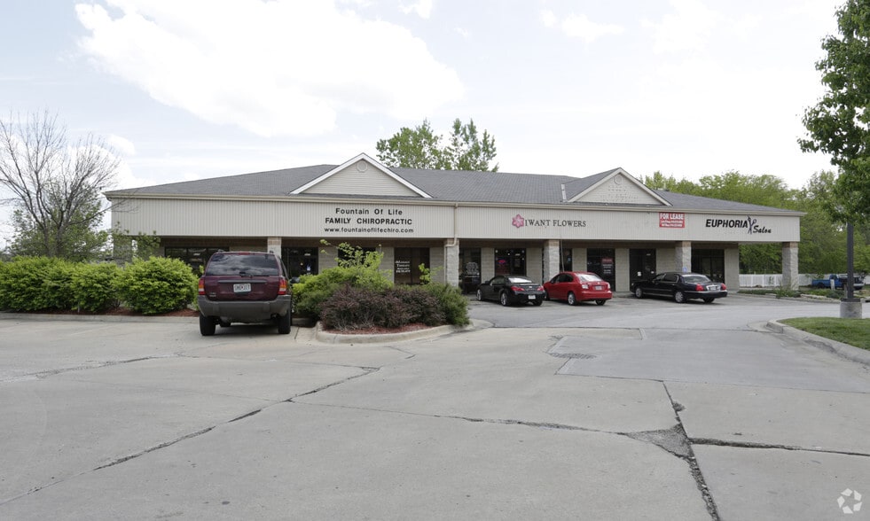 More Photos Of 8327-8339 N Congress Ave, Kansas City Storefront Retail Office For Lease