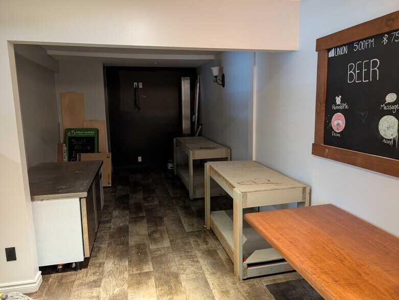 More Photos Of 2300 Wharncliffe Rd S, London Restaurant For Sale