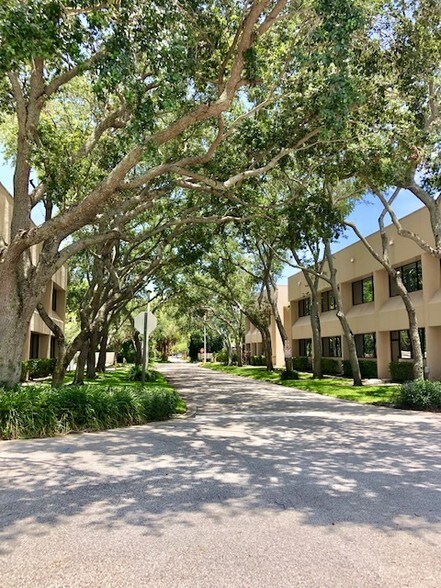 More Photos Of 11380 Prosperity Farms Rd, Palm Beach Gardens Medical For Sale