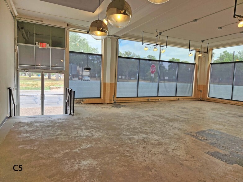 More Photos Of 317 Lexington Ave, San Antonio Apartments For Lease