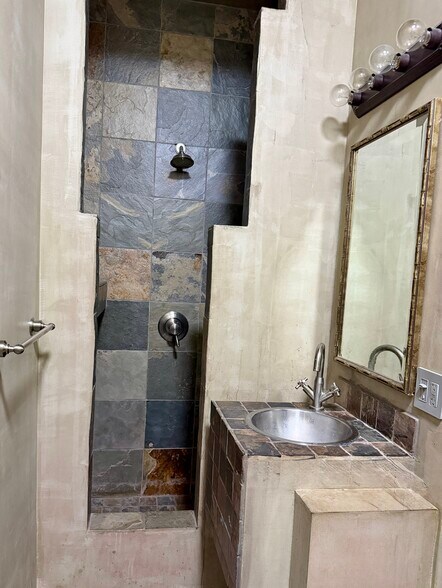More Photos Of 525 W 29th St, New York Storefront Retail Residential For Sale