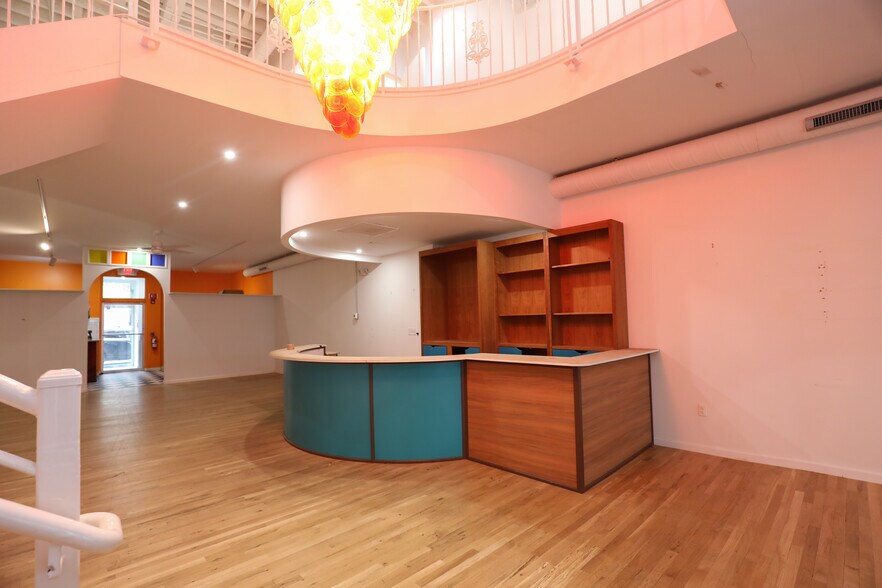 More Photos Of 328 Wall St, Kingston Storefront Retail Office For Lease