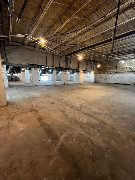 More Photos Of 3301 Lancaster Pike, Wilmington Unknown For Lease