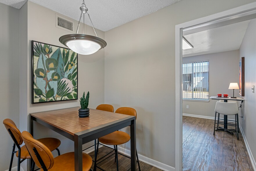 More Photos Of 2148 54th Ave S, Saint Petersburg Apartments For Sale