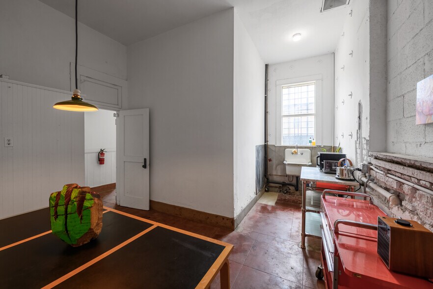 More Photos Of 244 W Florence Ave, Los Angeles Freestanding For Sale