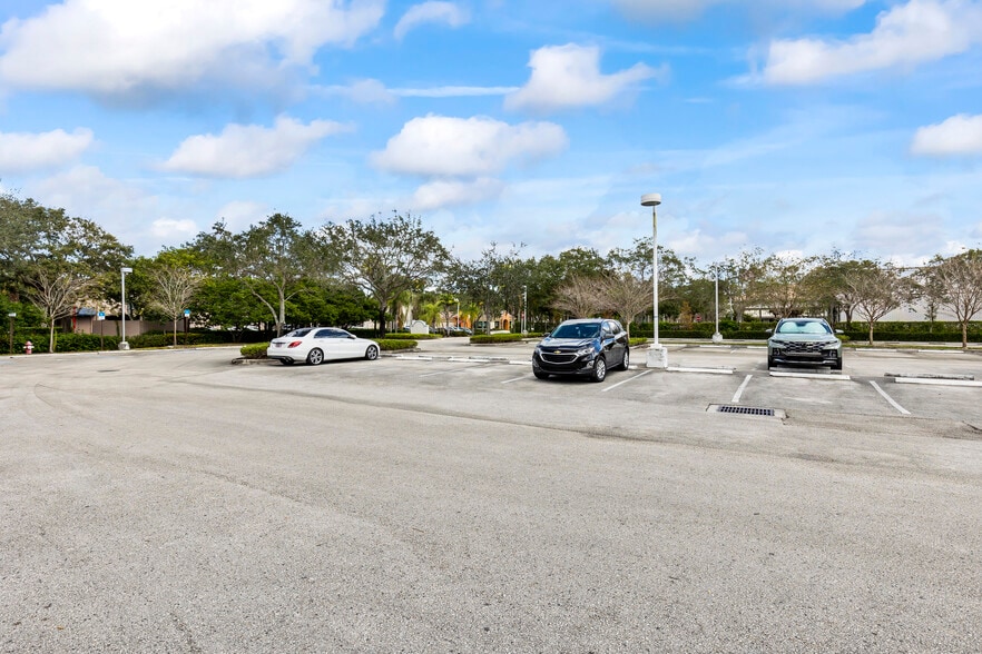 More Photos Of 1455 N Park Dr, Weston Unknown For Lease