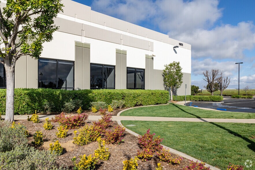 More Photos Of 16875 Heacock St, Moreno Valley Distribution For Lease