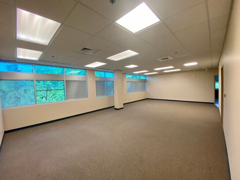 More Photos Of 1650 Skylyn Dr, Spartanburg Medical For Lease