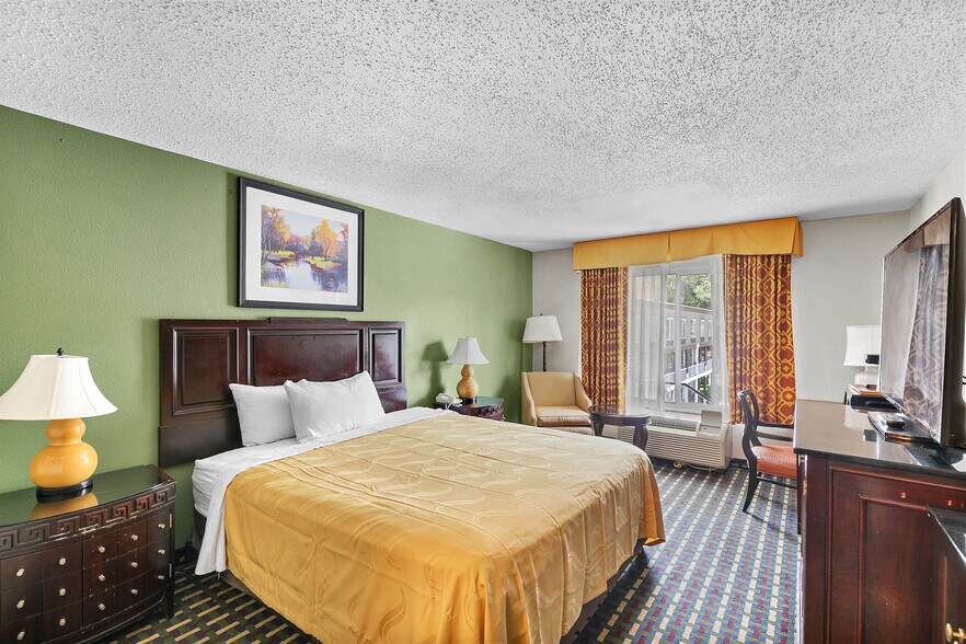 More Photos Of 155 Vulcan Rd, Birmingham Hotel For Sale