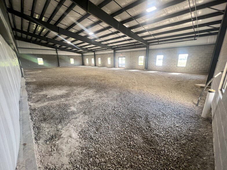 More Photos Of 55 Bagwell Blvd, Scottsville Warehouse For Lease