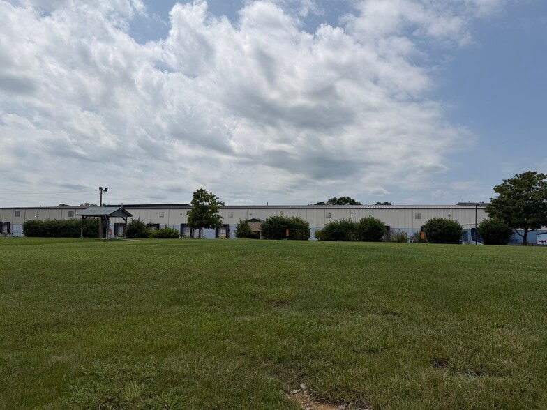 More Photos Of 100 Summer Ct, Georgetown Light Distribution For Lease