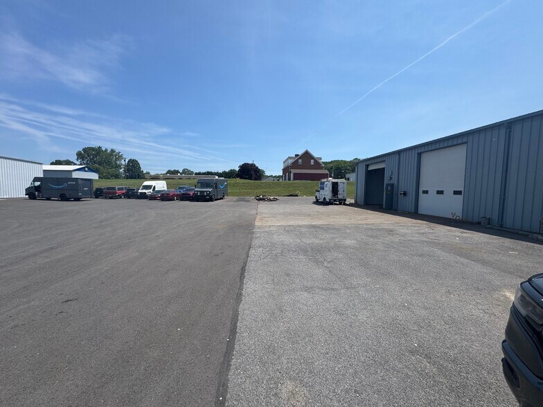 More Photos Of 24 W Potomac Pky, Williamsport Warehouse For Lease