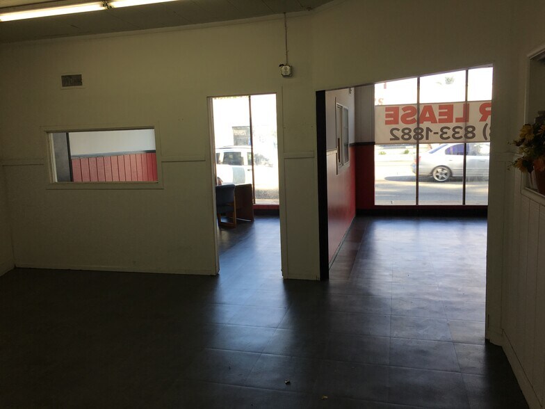 More Photos Of 229 S Oxnard Blvd, Oxnard Storefront Retail Office For Sale