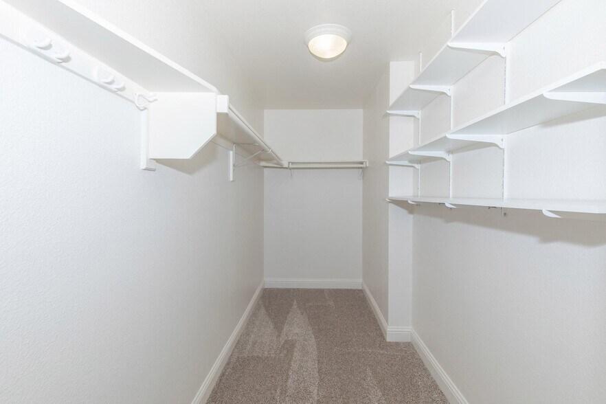 More Photos Of 1027 Washington Ave, Golden Apartments For Lease