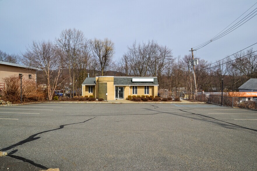 More Photos Of 159 Us Highway 46, Rockaway Office For Lease