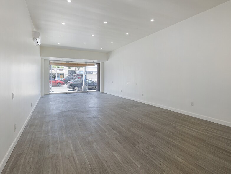 More Photos Of 8328-8332 Lincoln Blvd, Los Angeles Storefront For Sale