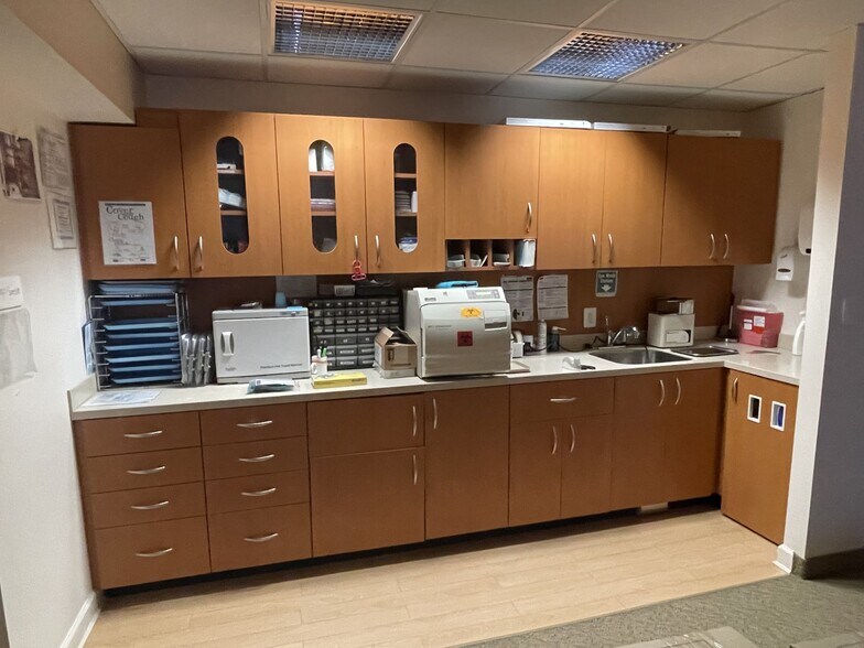 More Photos Of 16029-16059 Comprint Cir, Gaithersburg Medical For Lease