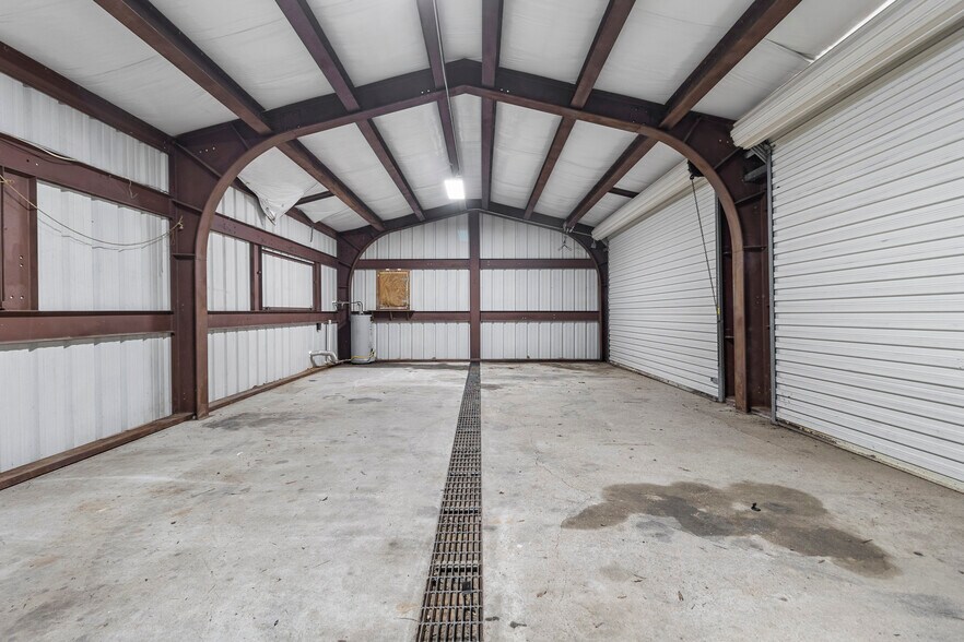More Photos Of 13040 Highway 105 E, Conroe Industrial For Sale