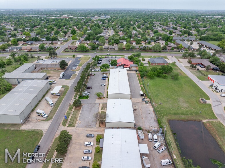 More Photos Of 717 Evergreen St, Edmond Service For Lease