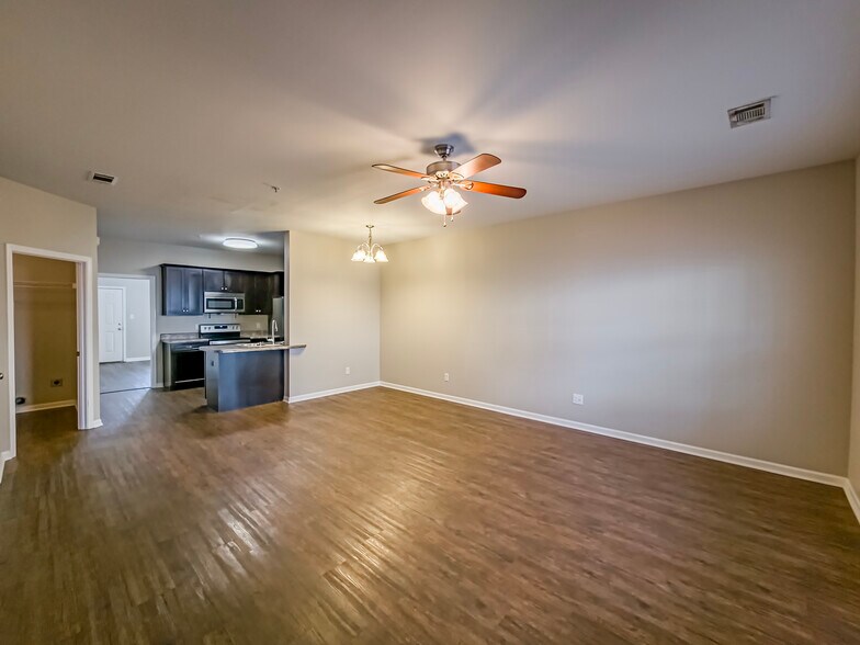 More Photos Of 615 Glade Fern Way, Tifton Apartments For Sale