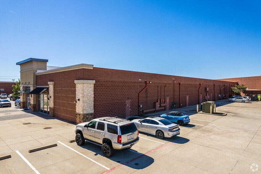 More Photos Of 2701 Little Elm Pkwy, Little Elm General Retail For Lease
