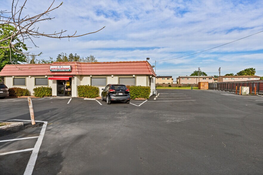 More Photos Of 7223 55th St, Sacramento Restaurant For Sale