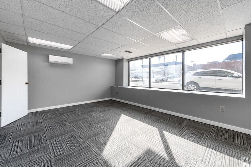 More Photos Of 13 Park Ave W, Mansfield Office For Lease