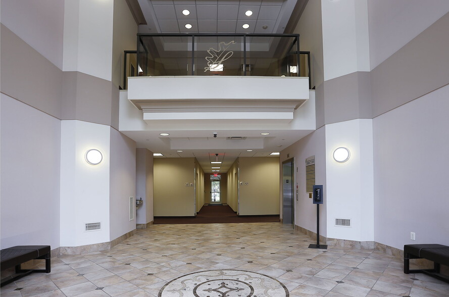 More Photos Of 19420 Golf Vista Plz, Leesburg Medical For Sale