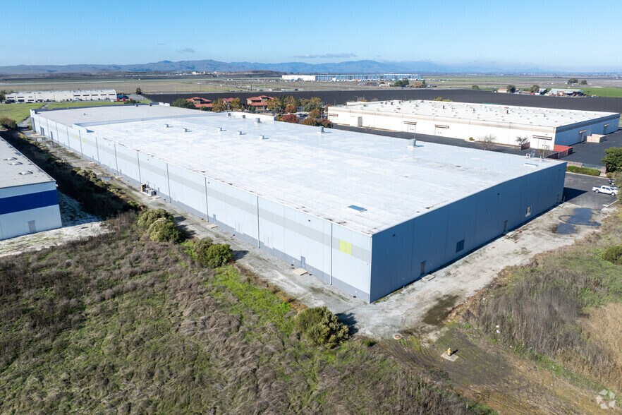 More Photos Of 2401 Bert Dr, Hollister Distribution For Lease