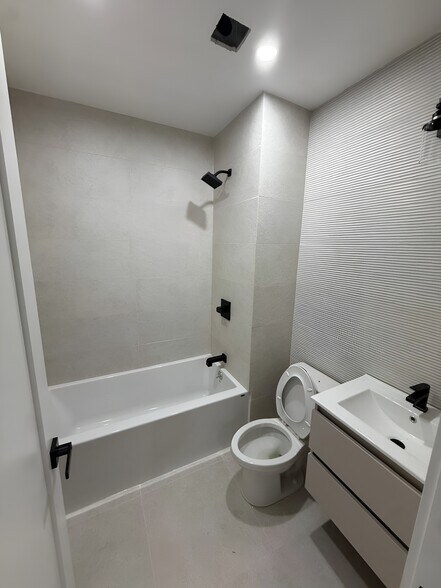 More Photos Of 3216 Glenwood Rd, Brooklyn Apartments For Sale