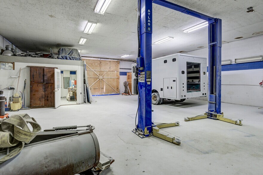 More Photos Of 127 Cherry St, Johnson City Industrial For Sale