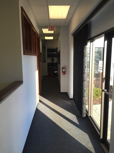 More Photos Of 501 W Colfax St, Palatine Medical For Lease