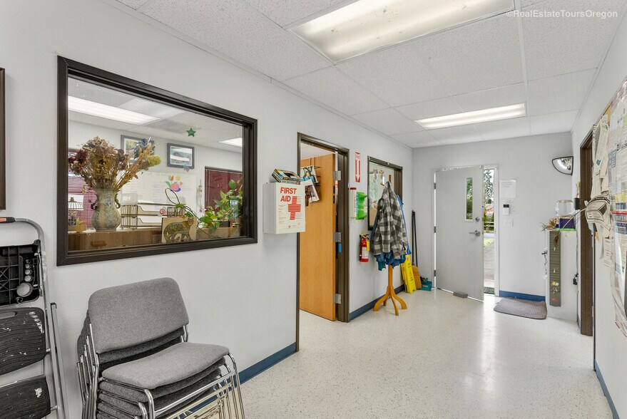 More Photos Of 2221 Yew St, Forest Grove Manufacturing For Sale