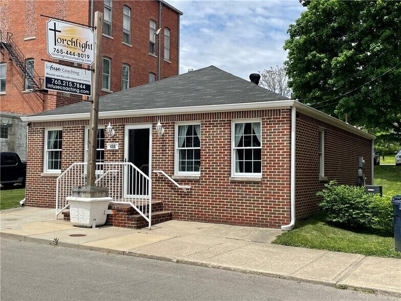 More Photos Of 458 Locust St, Middletown Office For Lease