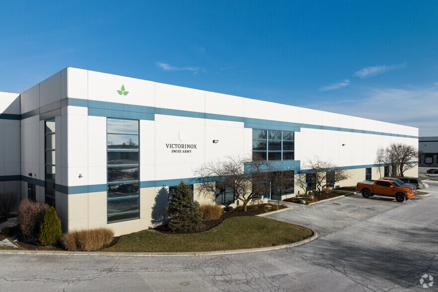 Primary Photo Of 13886-13890 Corporate Woods Trl, Bridgeton Distribution For Lease