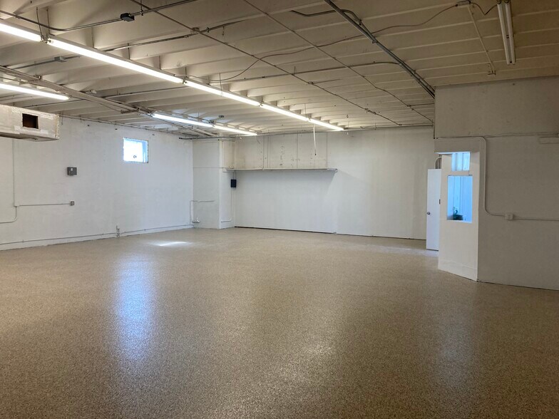 More Photos Of 850 NW 1st Ave, Boca Raton Showroom For Lease