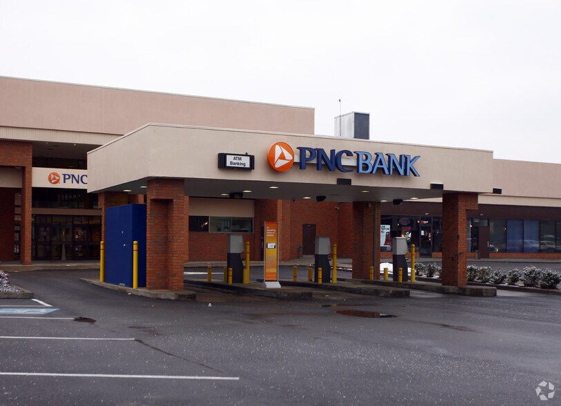 More Photos Of 2 N Mill St, New Castle Bank For Sale